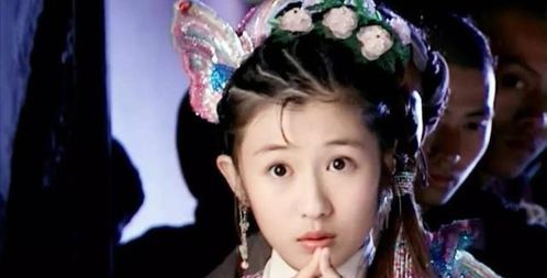 (形容女人倾国倾城成语)这个女人风华一般，倾国倾城，无与伦比
